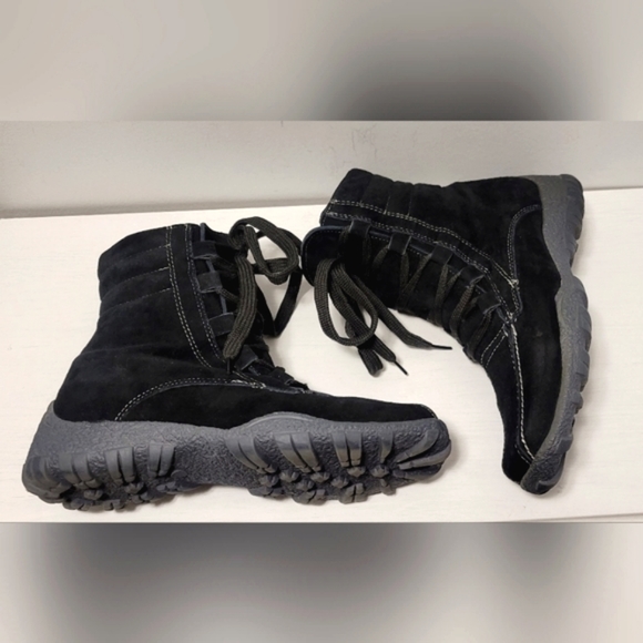 Vintage Blondo Women's Suede Pure Wool Waterproof, Size 7 Snow Boots - Picture 11 of 16